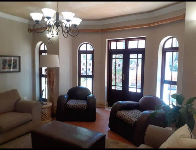 4 BEDROOM HOUSE FOR SALE IN WATERKLOOF RIDGE